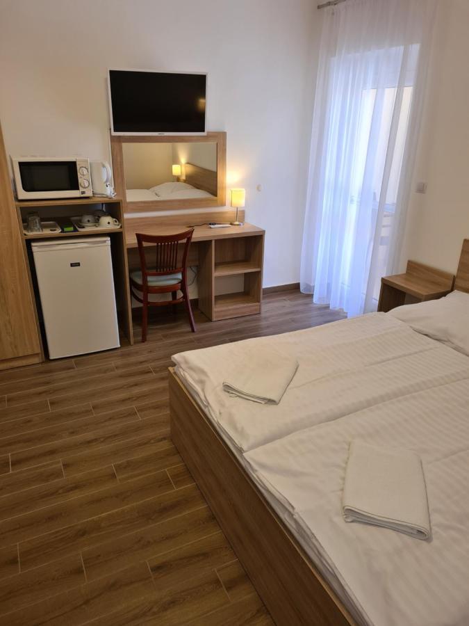 Tancsics Vendeghaz Hotel Siofok Room photo