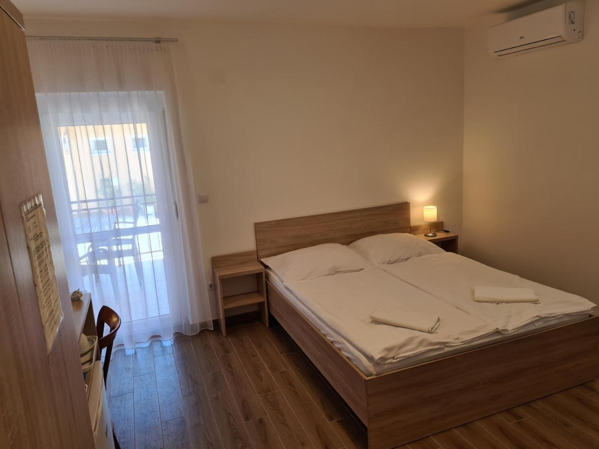 Tancsics Vendeghaz Hotel Siofok Exterior photo