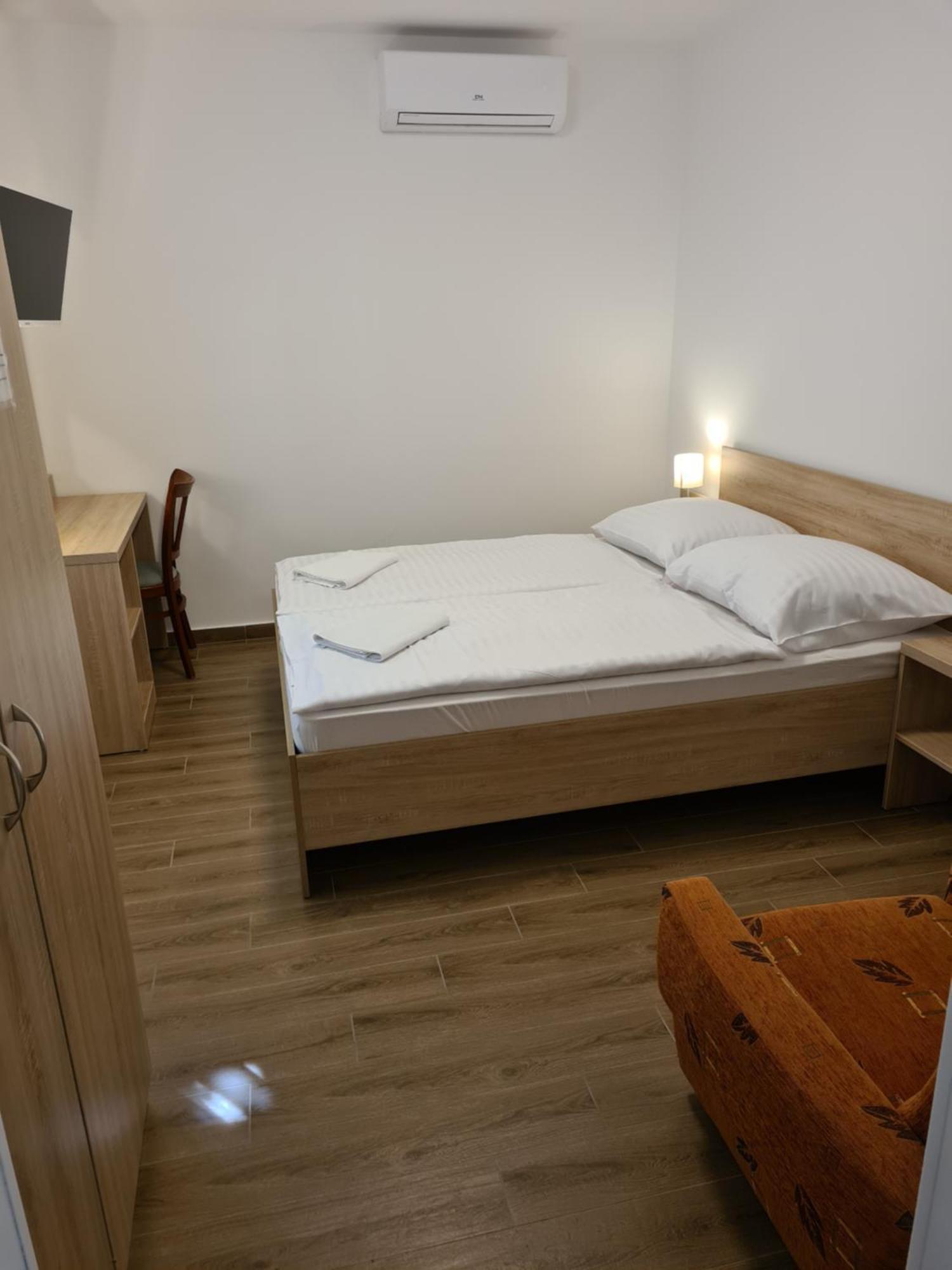 Tancsics Vendeghaz Hotel Siofok Room photo