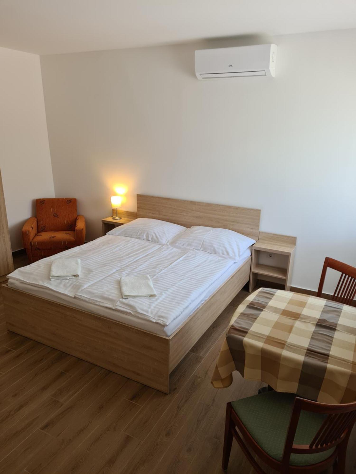 Tancsics Vendeghaz Hotel Siofok Room photo