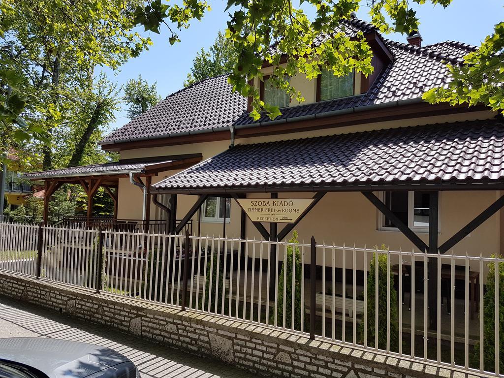 Tancsics Vendeghaz Hotel Siofok Exterior photo
